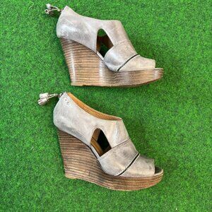 Chloe Gray Leather Peep Toe Wedge Heels size 7.5